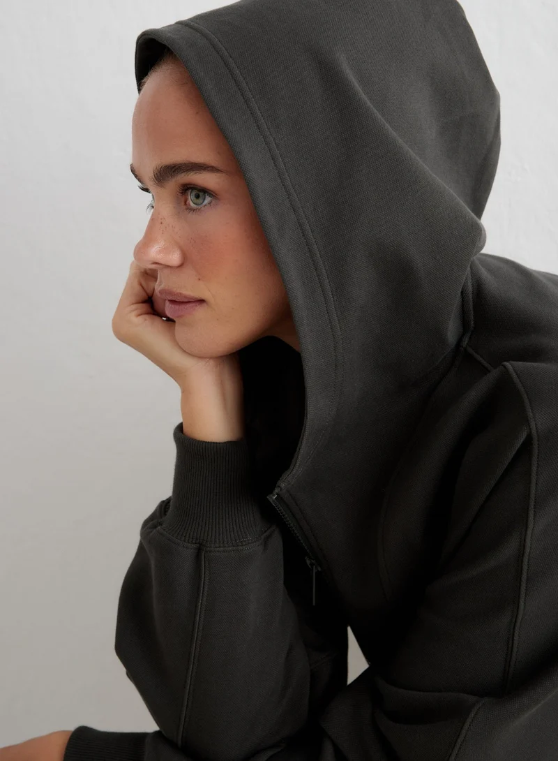 Dark Ivy Sportif Half Zip Hood