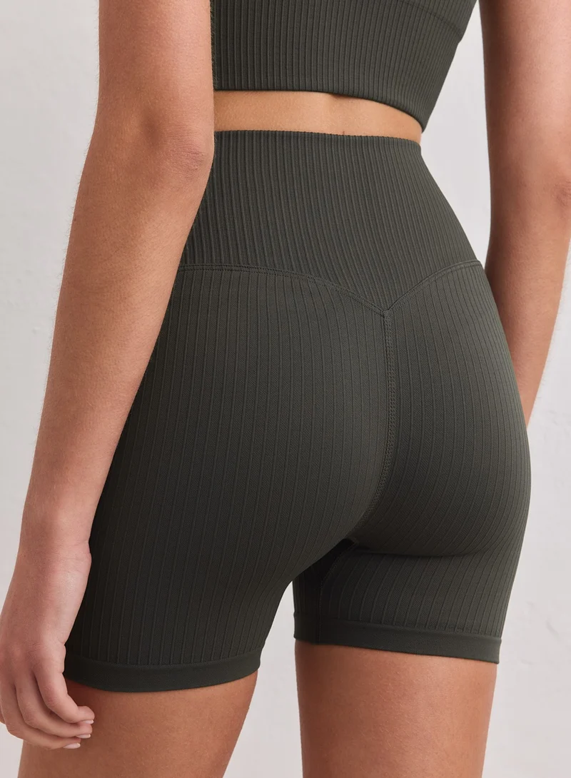 Dark Ivy Ribbed Seamless Midi Biker Shorts