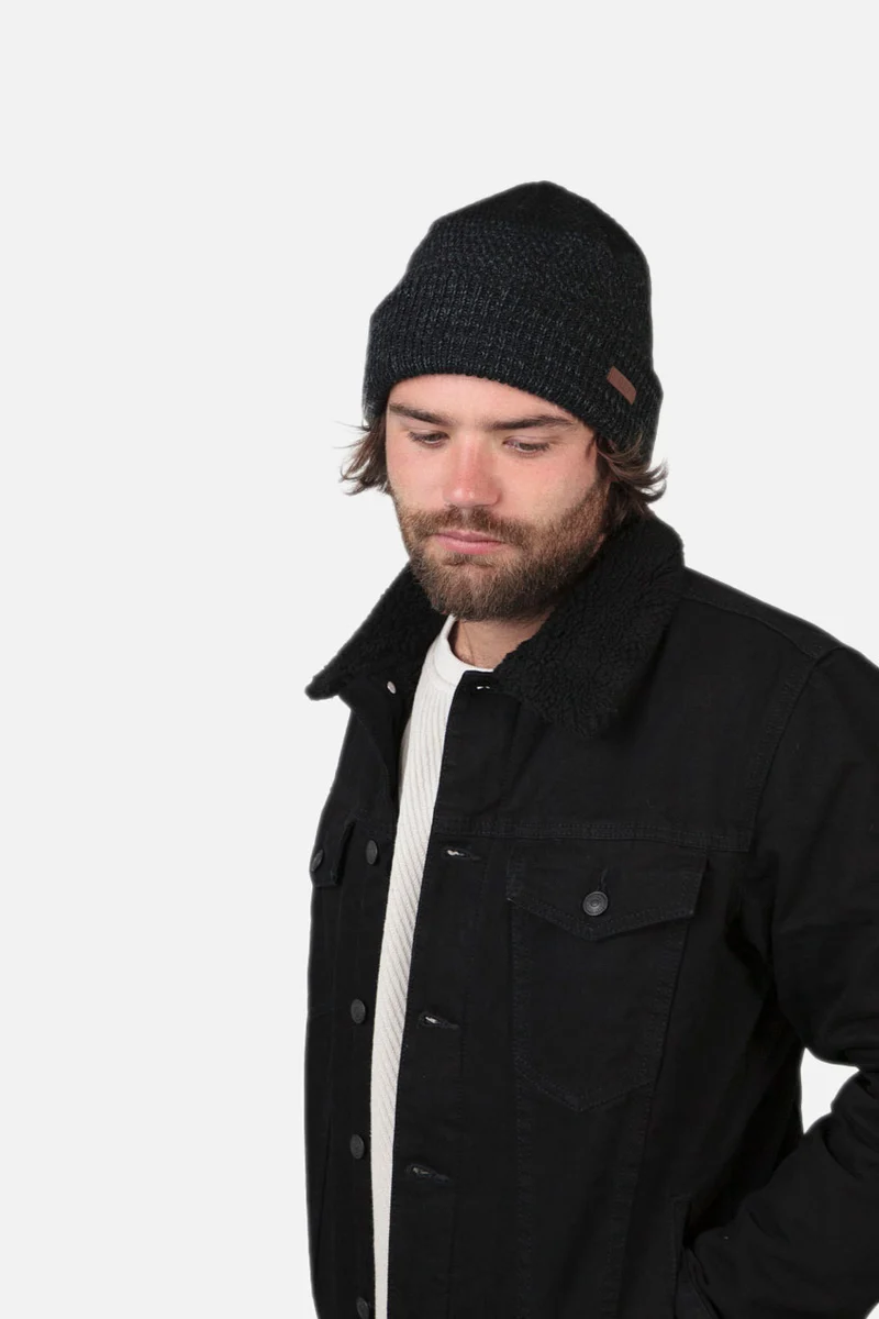 BARTS Ail Beanie – Grob gestrickte Herrenmütze aus Acryl