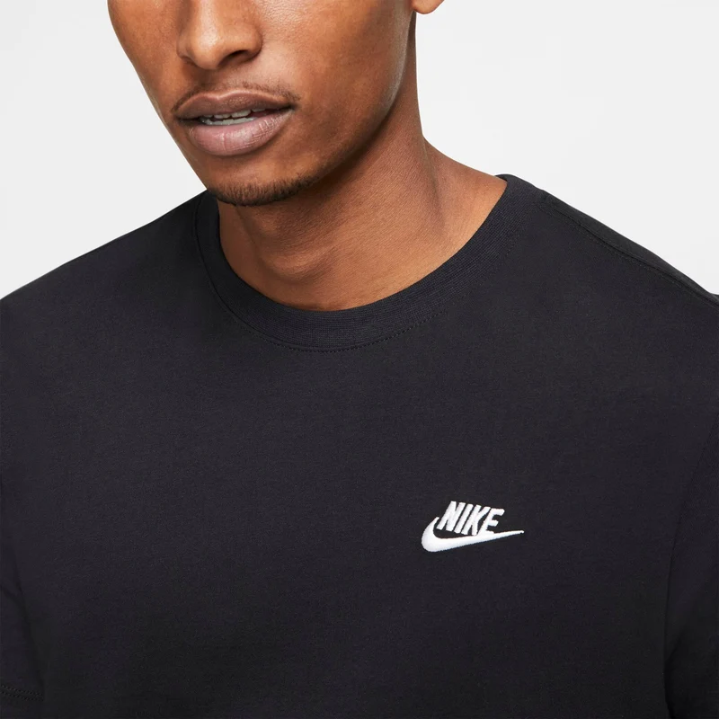 NIKE Herren CLUB TEE T-Shirt – Komfort & Stil