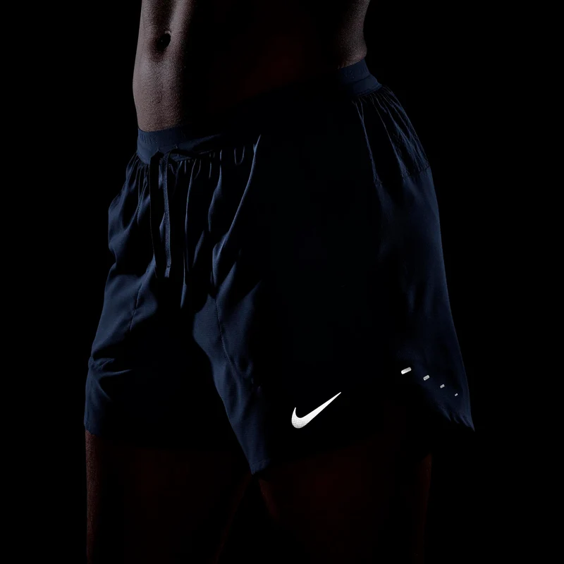 STRIDE 5IN Laufshorts Herren - dunkelblau, silber