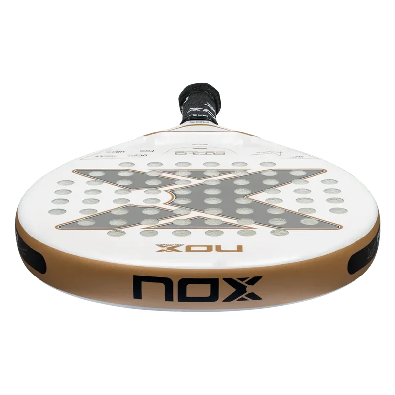 Pala Nox AT10 Genius Junior Agustín Tapia 2026