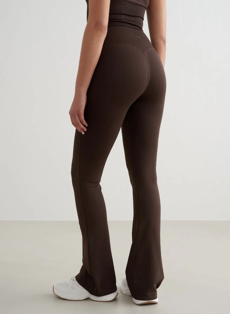 Chocolate Shape Seamless Flare Tights & Cross Back Bralette Set