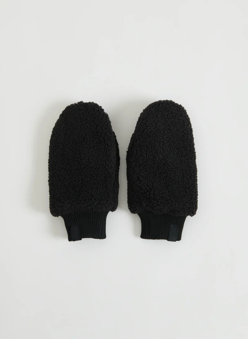 Black Pile Mittens