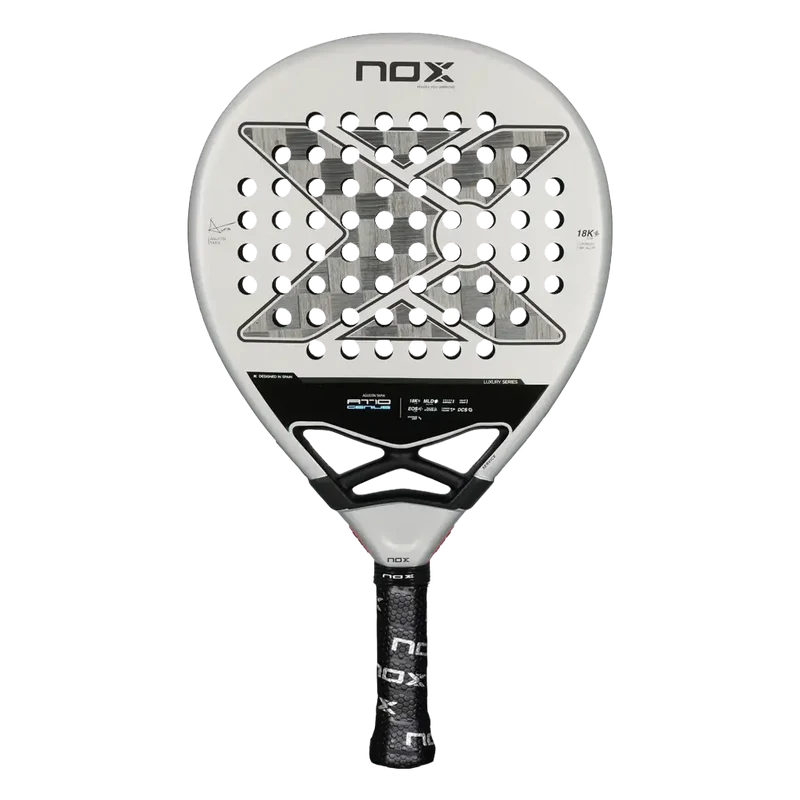 Pala Nox AT10 Genius 18K Agustín Tapia 2024