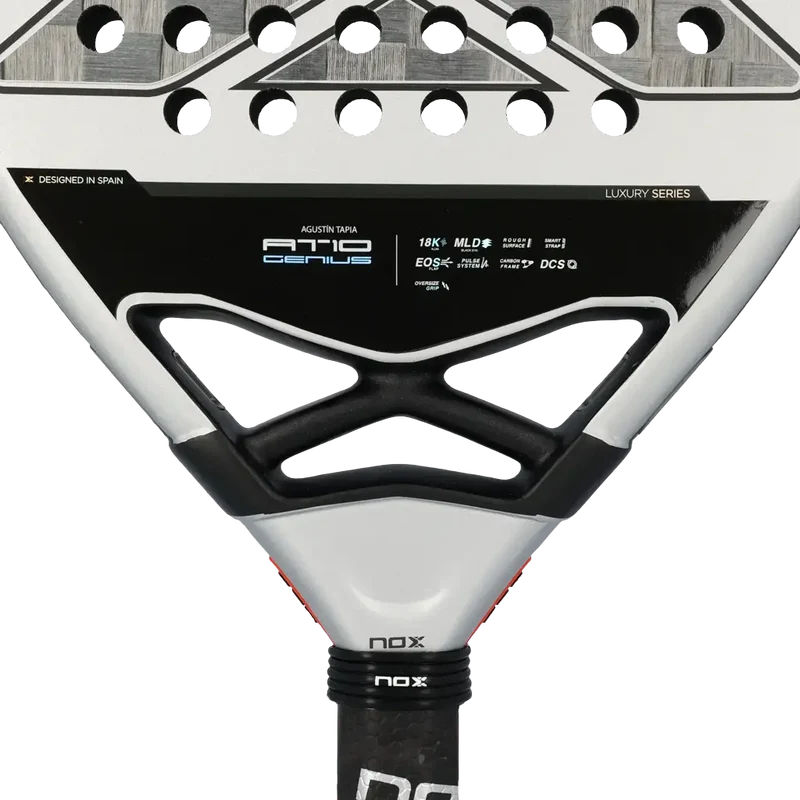 Pala Nox AT10 Genius 18K Agustín Tapia 2024