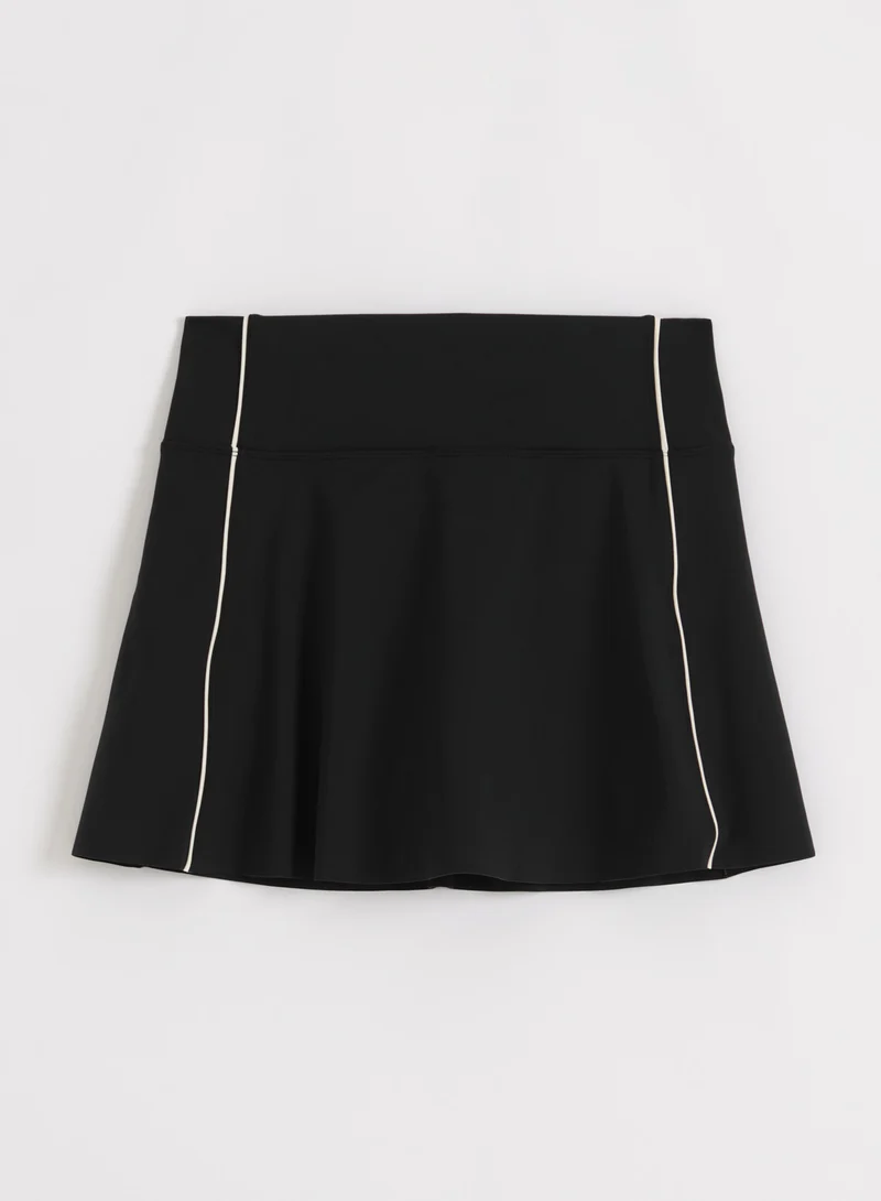 Black Sense Contrast Skort