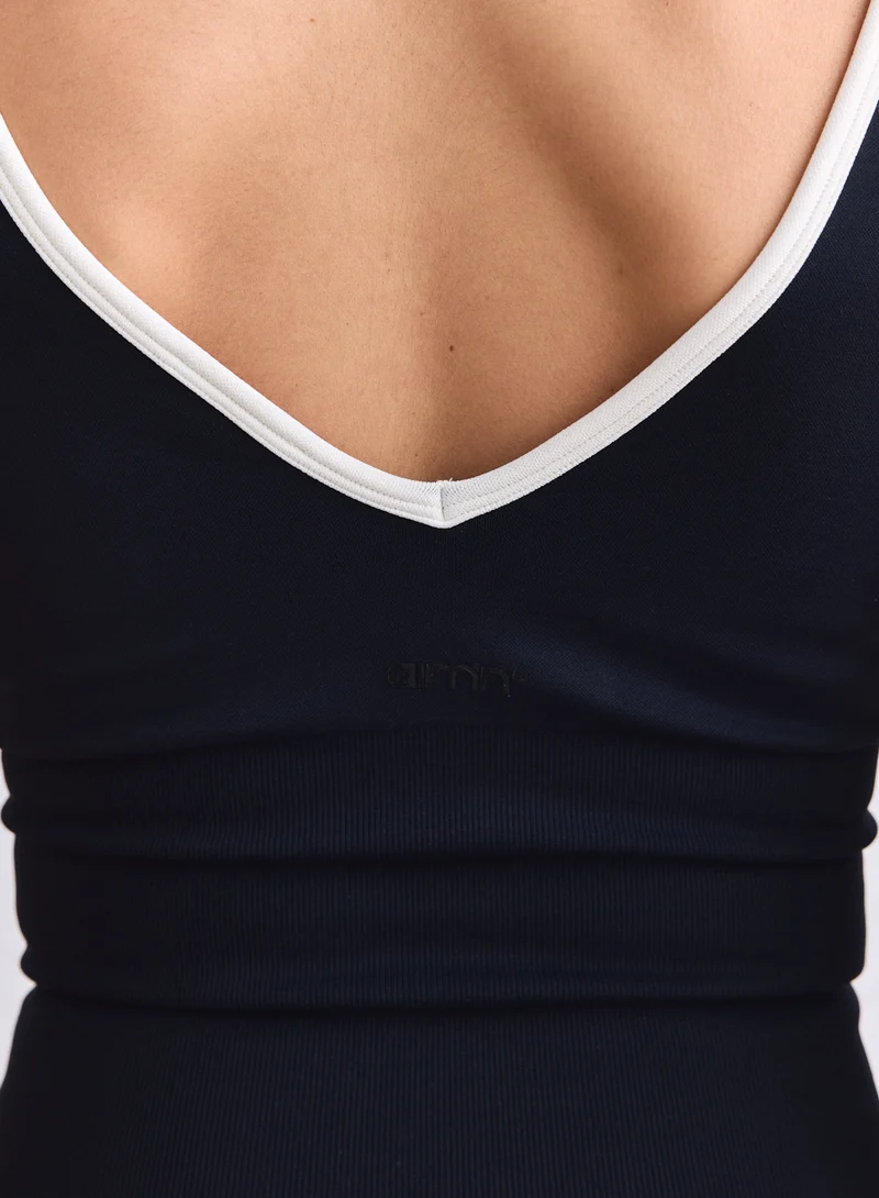 Black Cream Shape Seamless Deep Cut Singlet
