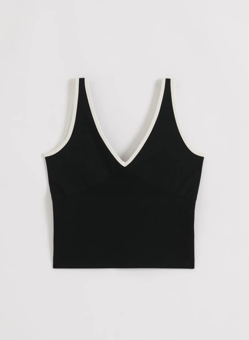 Black Cream Shape Seamless Deep Cut Singlet