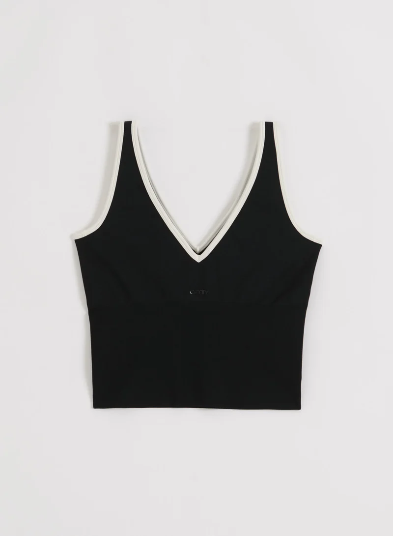 Black Cream Shape Seamless Deep Cut Singlet
