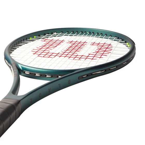 WILSON Blade 104 V9 Tennisschläger Leicht & Präzise