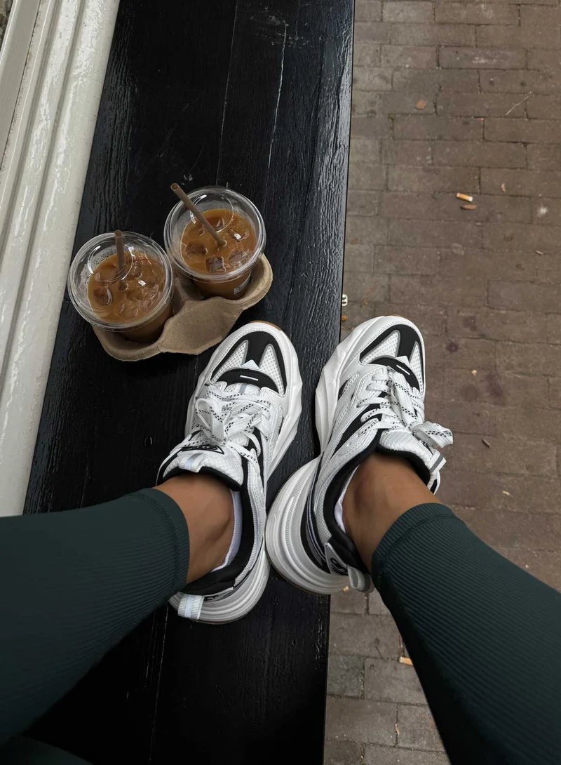 Black/White Athena 100
