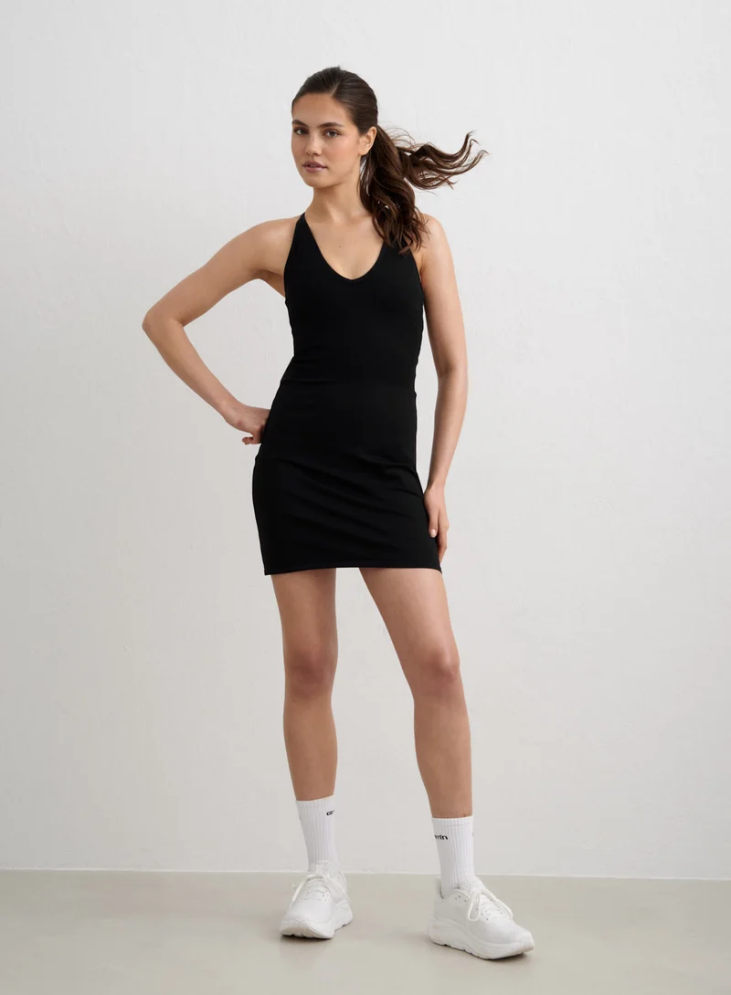 Black Shape Seamless Deep Cut Dress