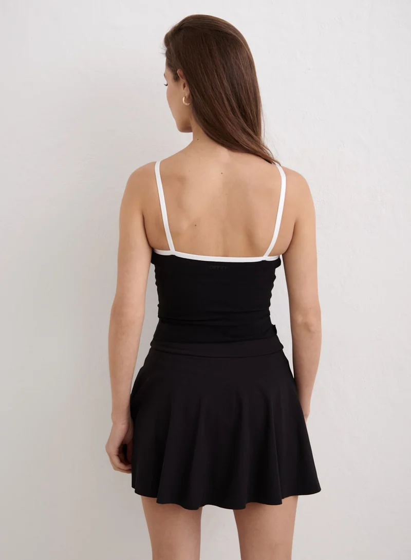 Black Sense Contour Singlet