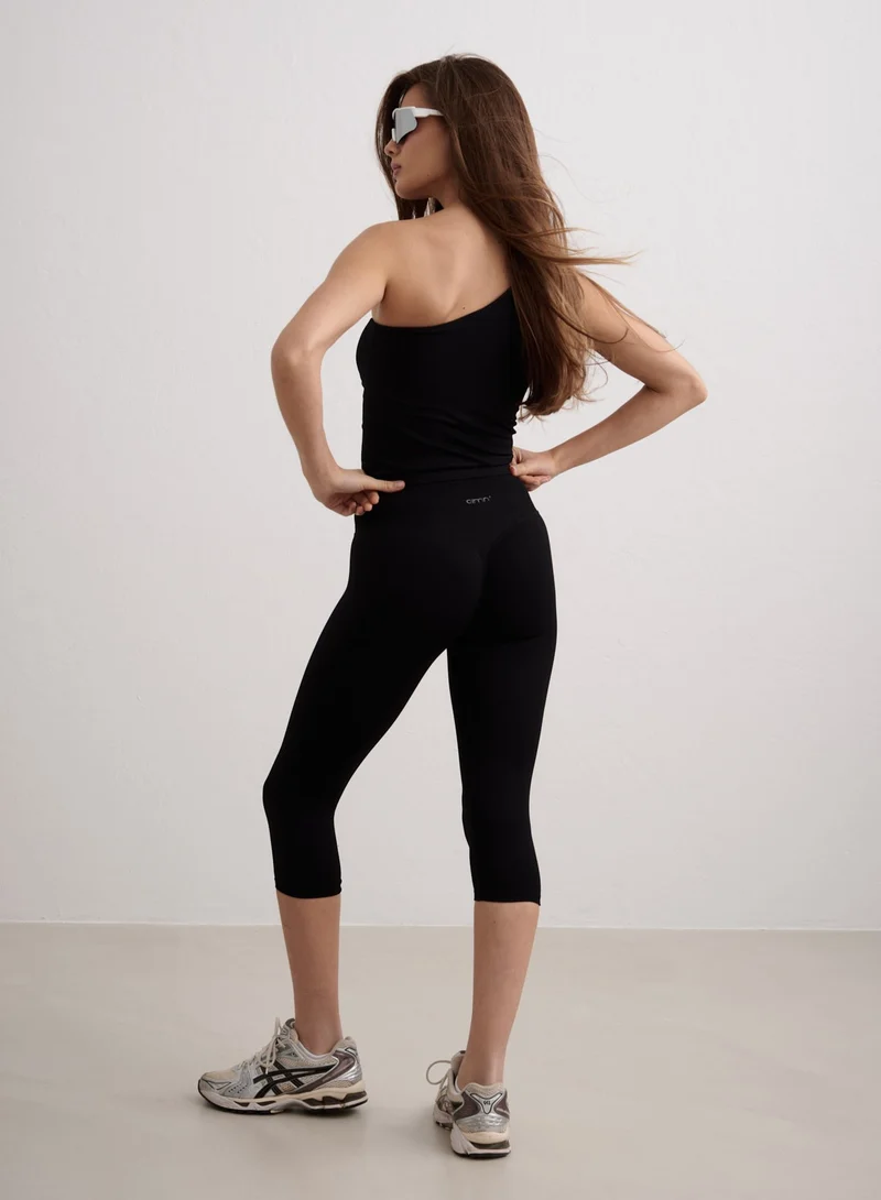Black Shape Seamless Capri Tights