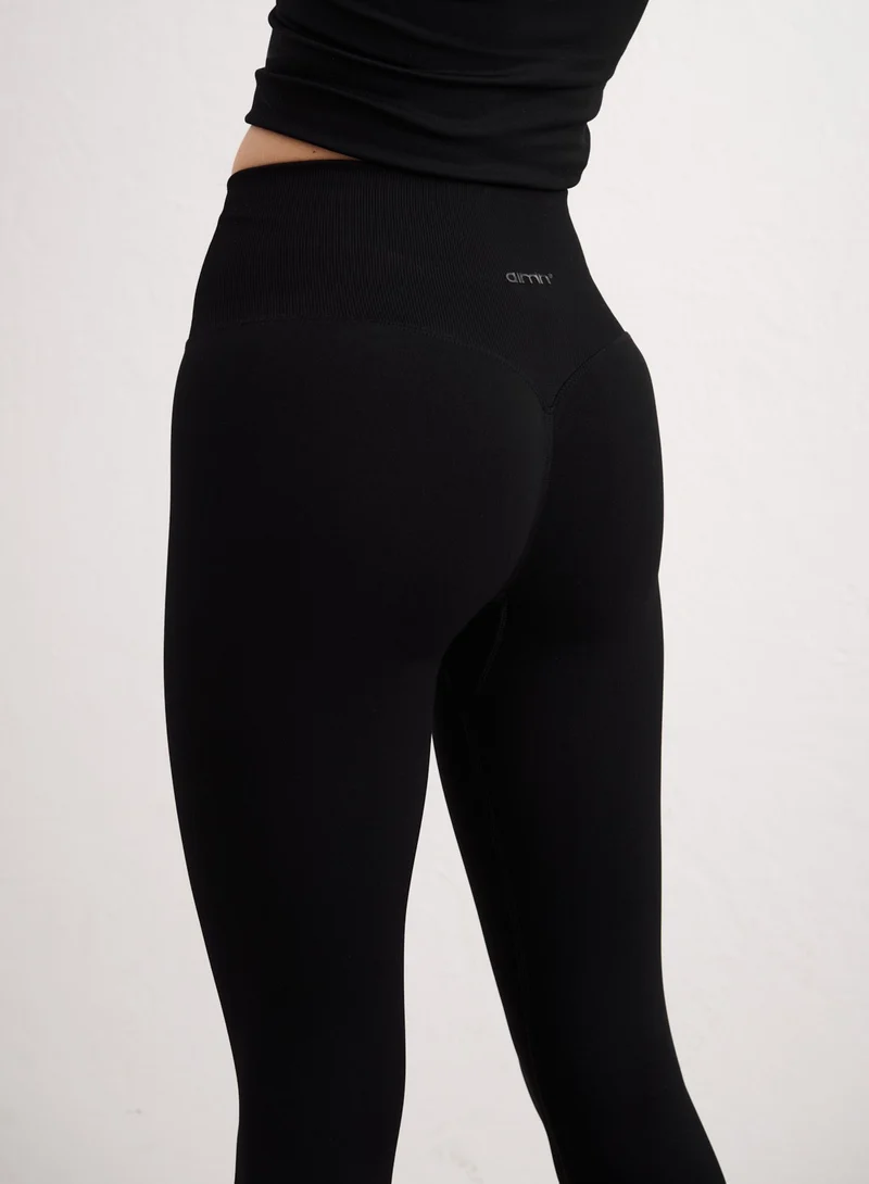 Black Shape Seamless Capri Tights