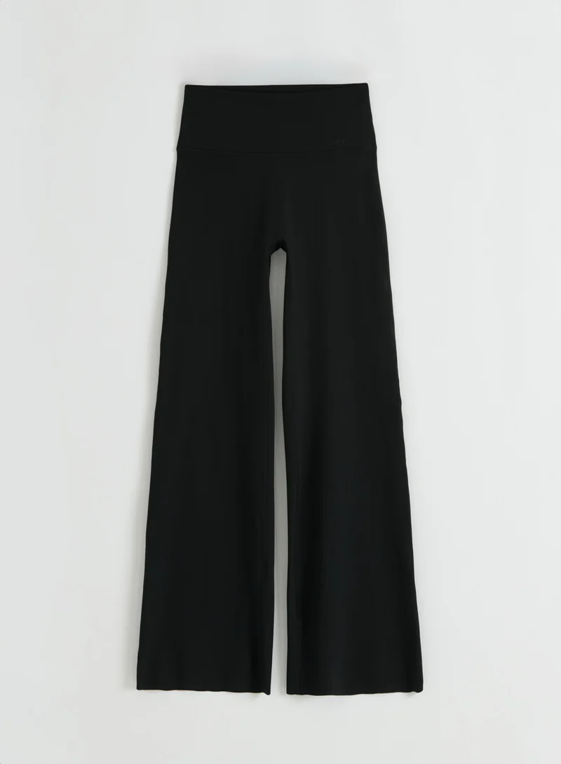 Black Sense Straight Leg Tights