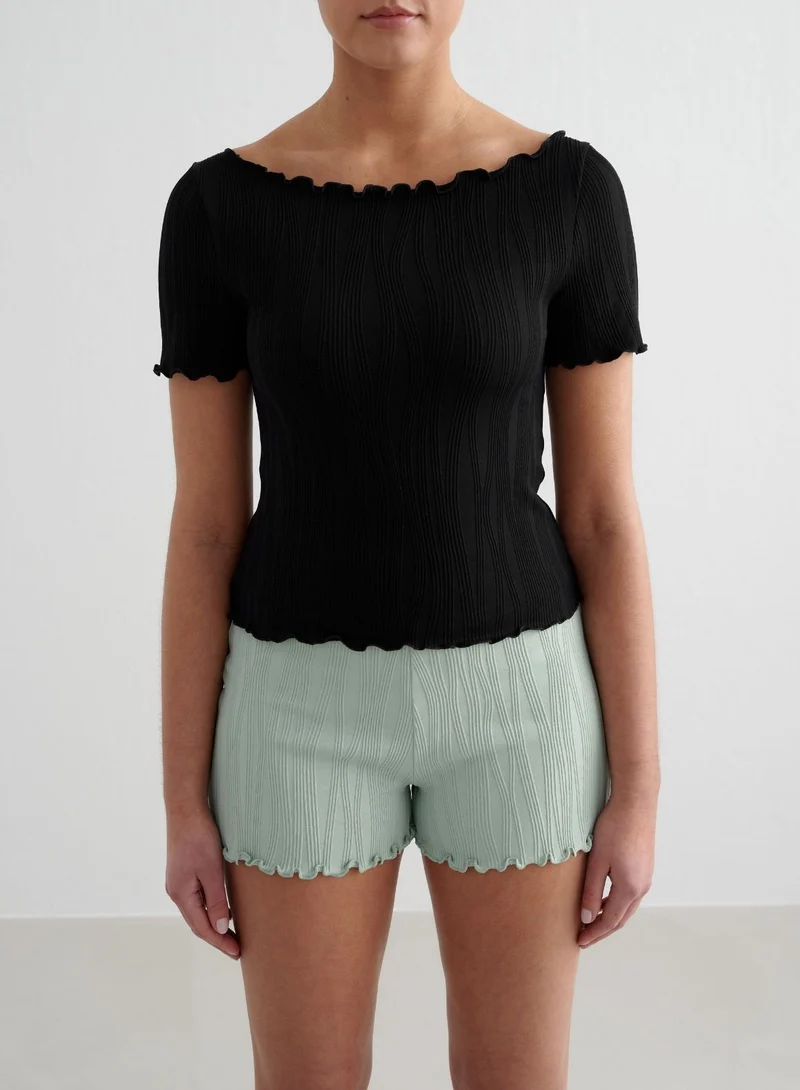 Black Tulip Short Sleeve Top