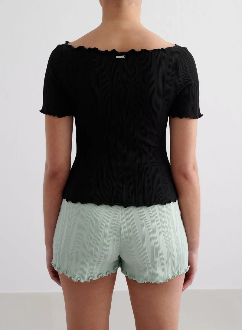 Black Tulip Short Sleeve Top