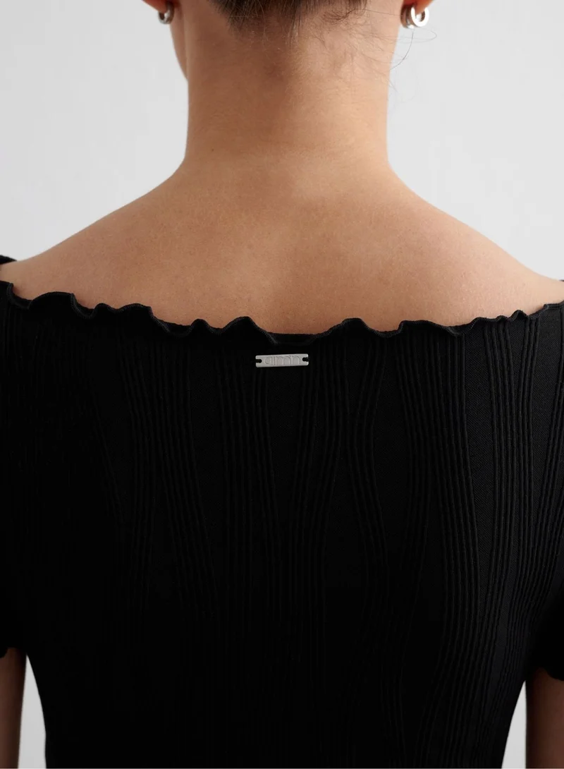 Black Tulip Short Sleeve Top