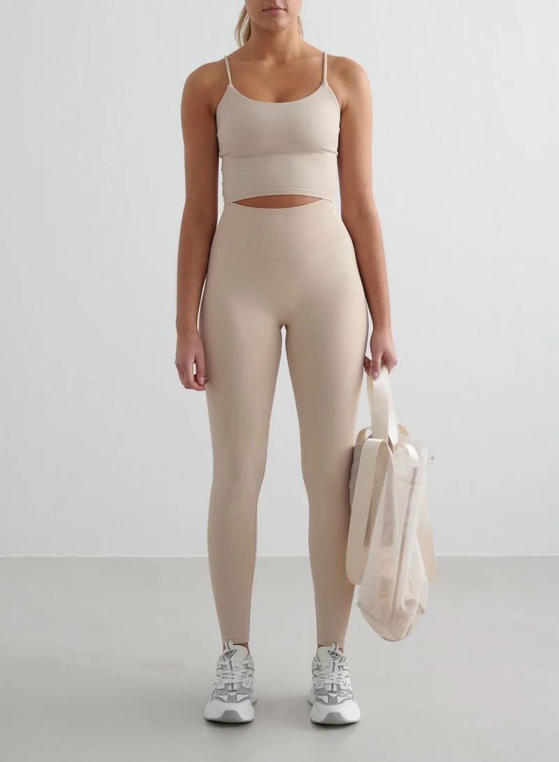 Clay Shape Seamless Strap Singlet