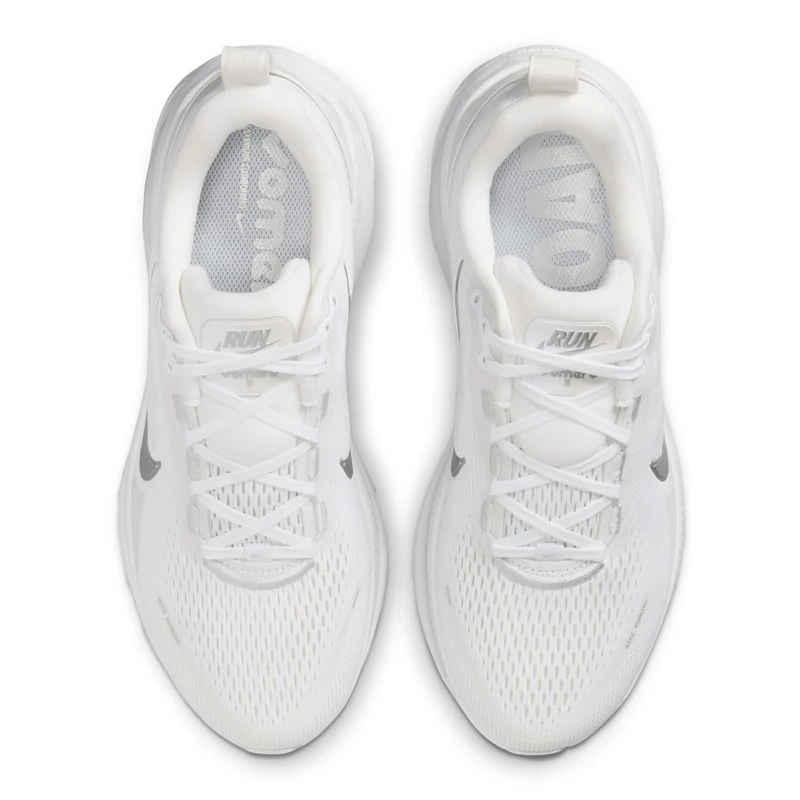 Vomero 18 Neutralschuh Damen - weiß, silber