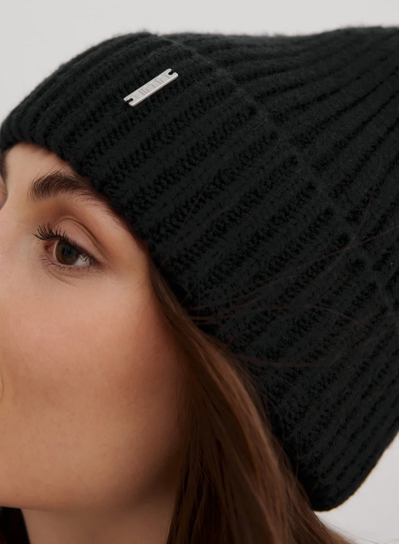 Black Chunky Beanie
