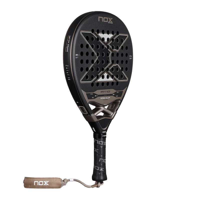 Pala Nox AT10 Pro Cup Hard by Agustin Tapia 2026