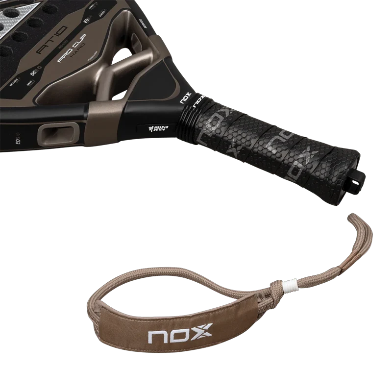 Pala Nox AT10 Pro Cup Hard by Agustin Tapia 2026