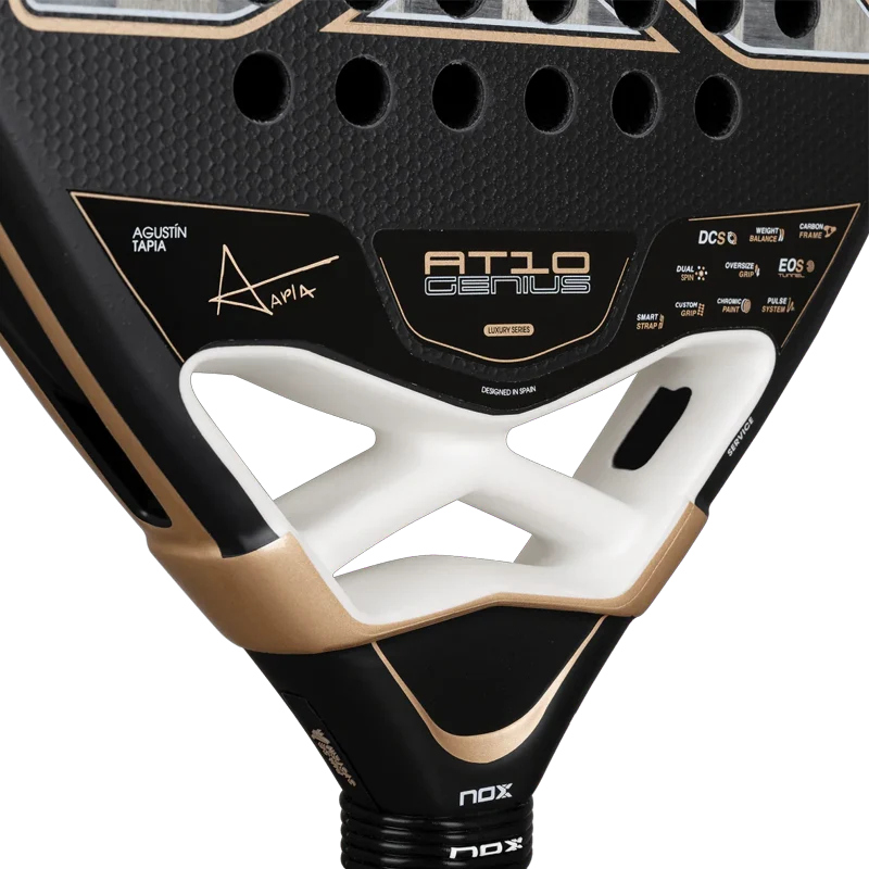 Pala de TEST Nox AT10 Genius 18K by Agustin Tapia 2026