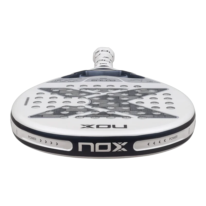 Pala de TEST Nox AT10 Genius 12K Xtrem Lite by Agustin Tapia 2026