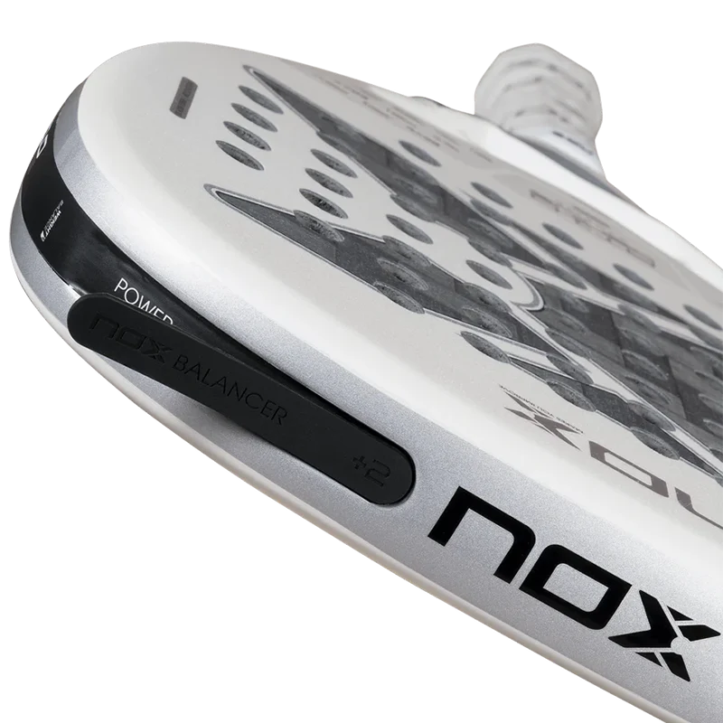 Pala NOX AT10 Genius Attack 12K Xtrem by Agustin Tapia 2026