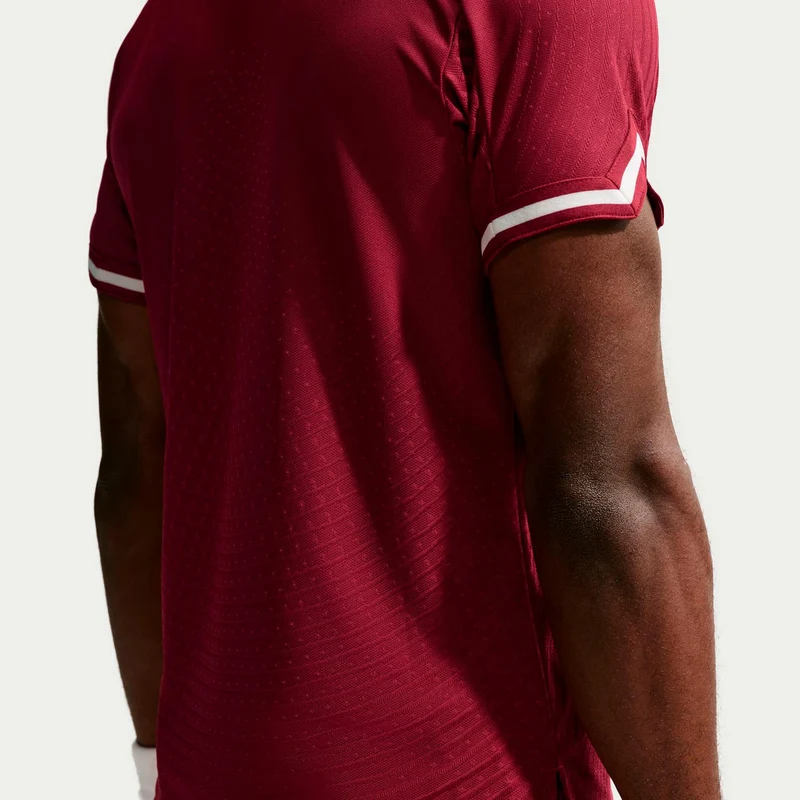 Jannik Sinner Court Slam Polo Herren - weinrot, creme