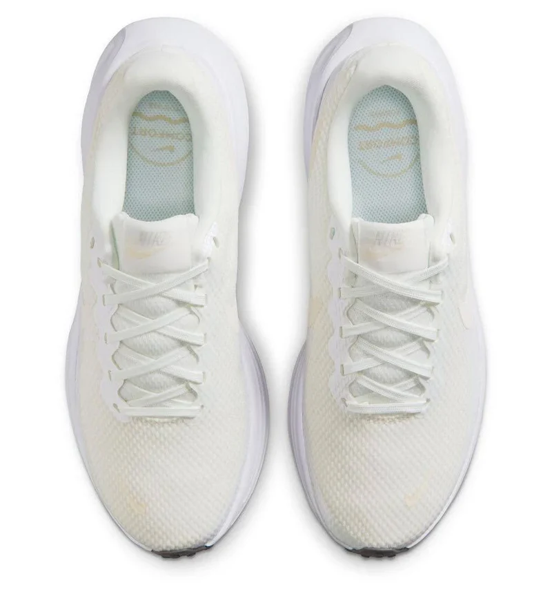 NIKE Revolution 8 Damen Laufschuhe mit Mesh-Obermaterial