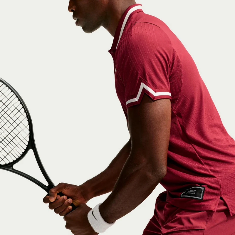 Jannik Sinner Court Slam Polo Herren - weinrot, creme